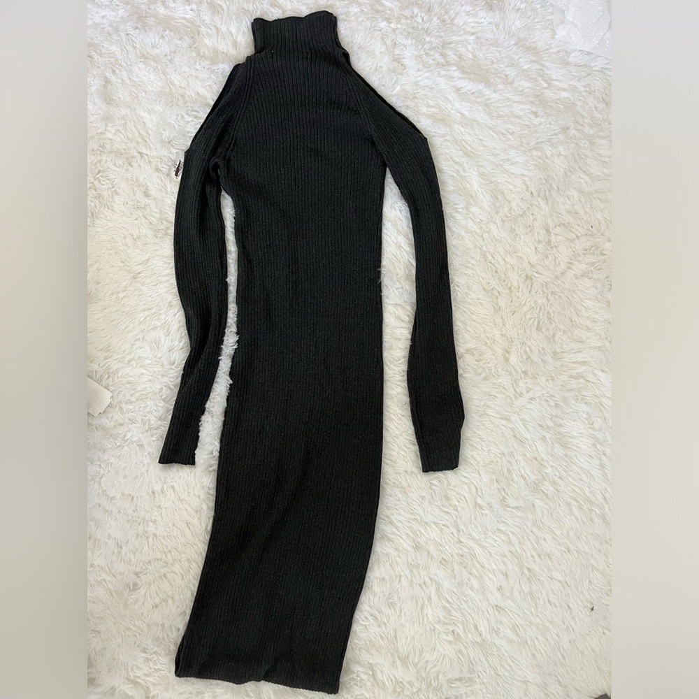 ASTR Cold Shoulder Mock Neck Midi Ribbed Bodycon Grey Sweater Size Large - Picture 9 of 9